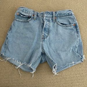 Levi’s cut off denim shorts
